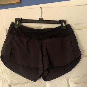 LULULEMON low rise lines running shorts